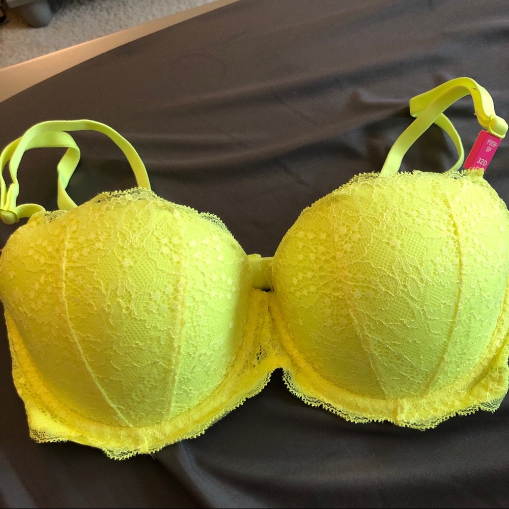 NWT push-up bra.